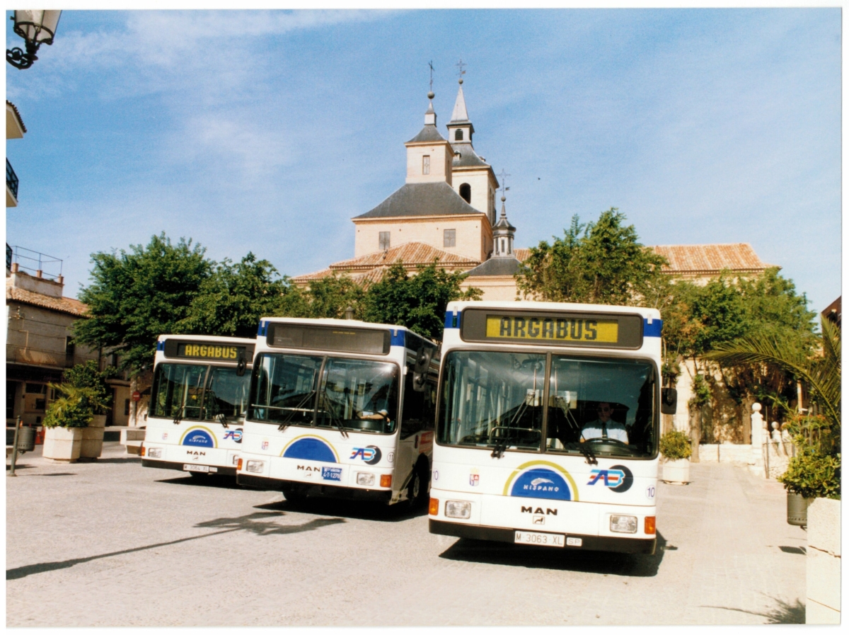 JavierArry's tweet photo. 🚍 Siguiendo con el transporte urbano de Arganda del Rey, en 1999, la empresa Argabus presentó tres nuevos autobuses a su concesión. Gracias a estos nuevos MAN 14.220 HOCL-NL Hispano VOV, el transporte del municipio contaba con diez modernos autobuses.
📷 Archivo de Arganda. https://t.co/Hn2I5hDIG4