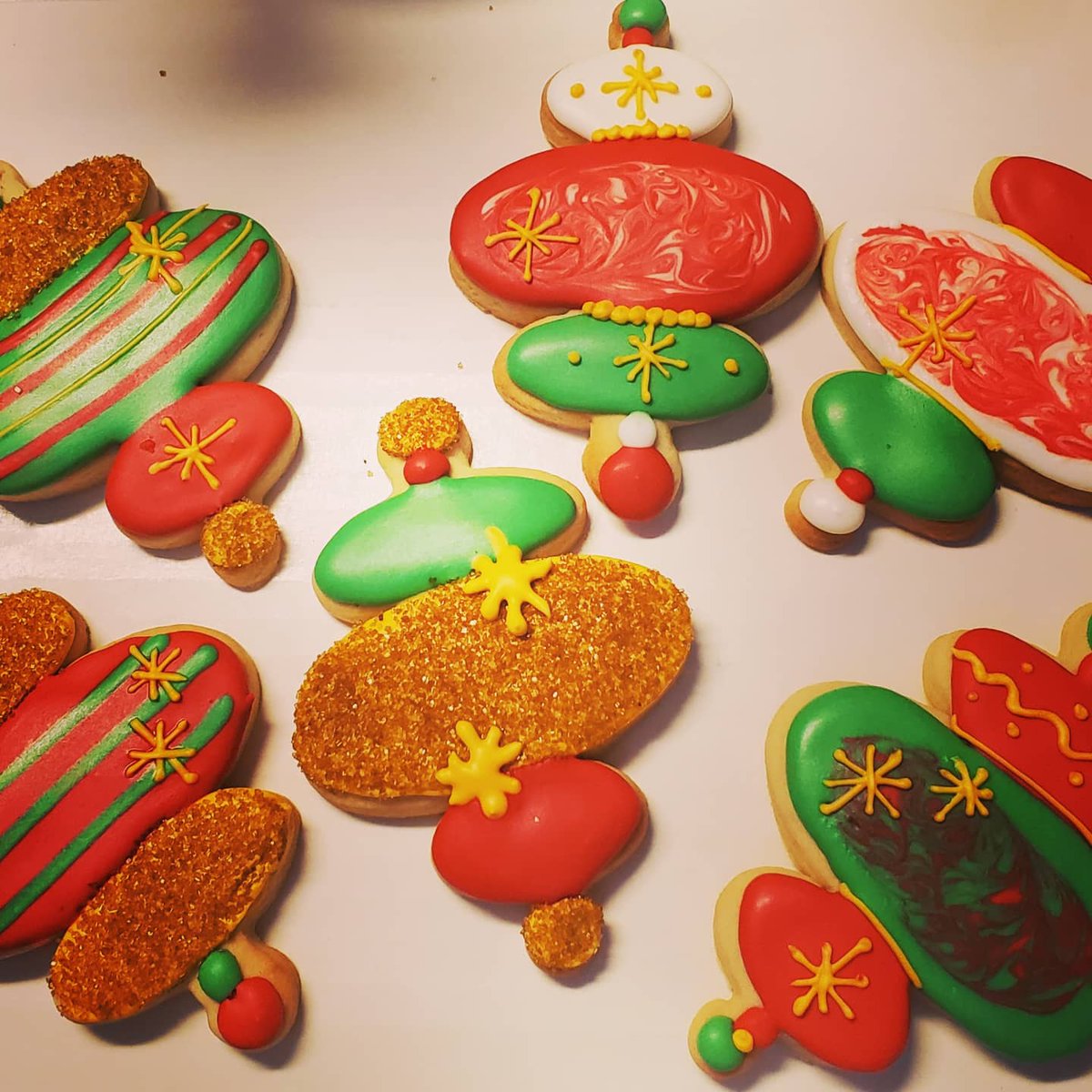 NannycakesBake's tweet photo. Our Christmas pop up shop won't be until 12/23 to make sure your cookies are fresh for serving on Christmas! It will be 10am-6:30pm or until we sell out. The location this year will be Luxe Floral and Home at 302 W Main St in Bloomsburg. https://t.co/KQ3f1PtBAS