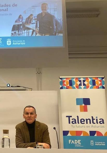Educastur's tweet photo. 📌 El DG de Formación Profesional, Ángel Balea, ha asistido hoy a la jornada dirigida a casi 100 profesionales de la orientación de centros educativos y de empleo, en la víspera de la feria #Talentia, que organizan la Consejería de Educación y @FADEAsturias. https://t.co/KI65SsSTk8