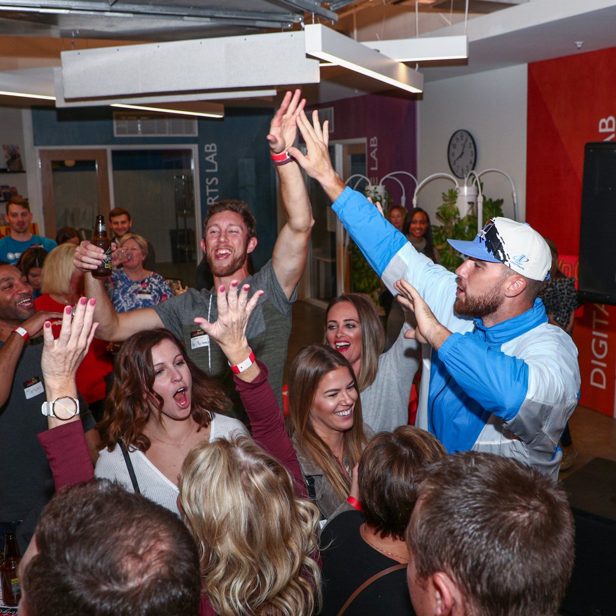 Chiefs's tweet image. 1 RT = 2 votes for Travis in the #WPMOYChallenge presented by @Nationwide!

Retweet this post to help @tkelce raise money for his foundation, @87running ❤️