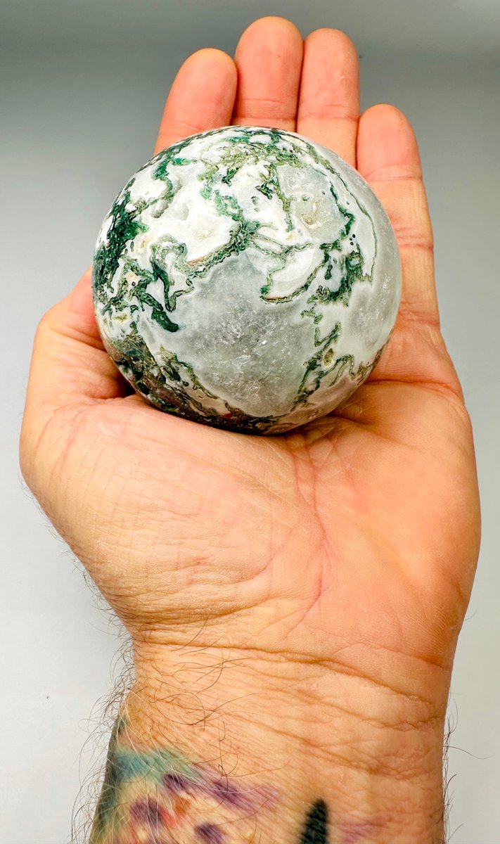 sageofstones's tweet image. ★★ CRYSTAL FOR SALE ★★

MOSS AGATE SPHERE
“A Stone of New Beginnings”
Refer to the images for my Moss Agate Product Sheet which provides a ton of information on the properties of Moss Agate.

$55
* Only 1 available!

#Crystals #Crystal #CrystalsForSale #CrystalSeller