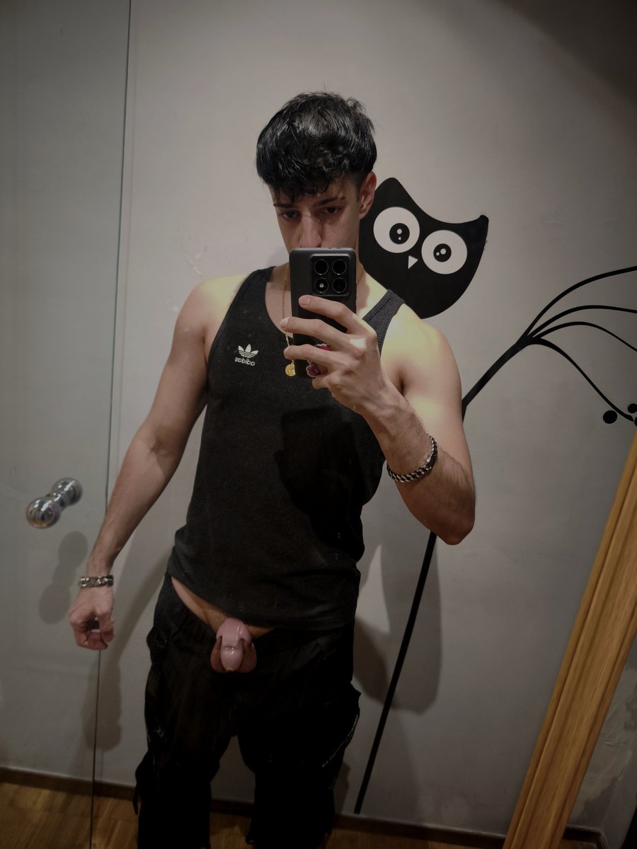 Pup_Rapid's tweet photo. I look like a bad guy, but I’m not inside https://t.co/uZ0z2ffOLQ