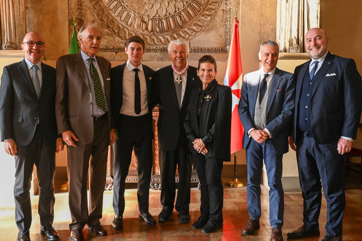 BillFAustin's tweet photo. I am honored to receive the Medal of the Order of Malta, one of the Sovereign Military Order of Malta’s highest distinctions.

This belongs not to me alone, but to everyone on this path of service with me. Alone we can't do much. Together we can change the world! https://t.co/9Tz0yQHaql