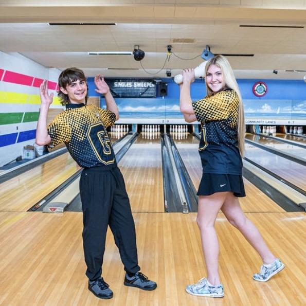 Gtown_Athletics's tweet photo. It's cold outside but the competition is heating up 🎳🔥 GHS bowling takes on CNE at Community Lanes!
Come out, show your support! ⚫️🟡 https://t.co/umv1d8iU9m