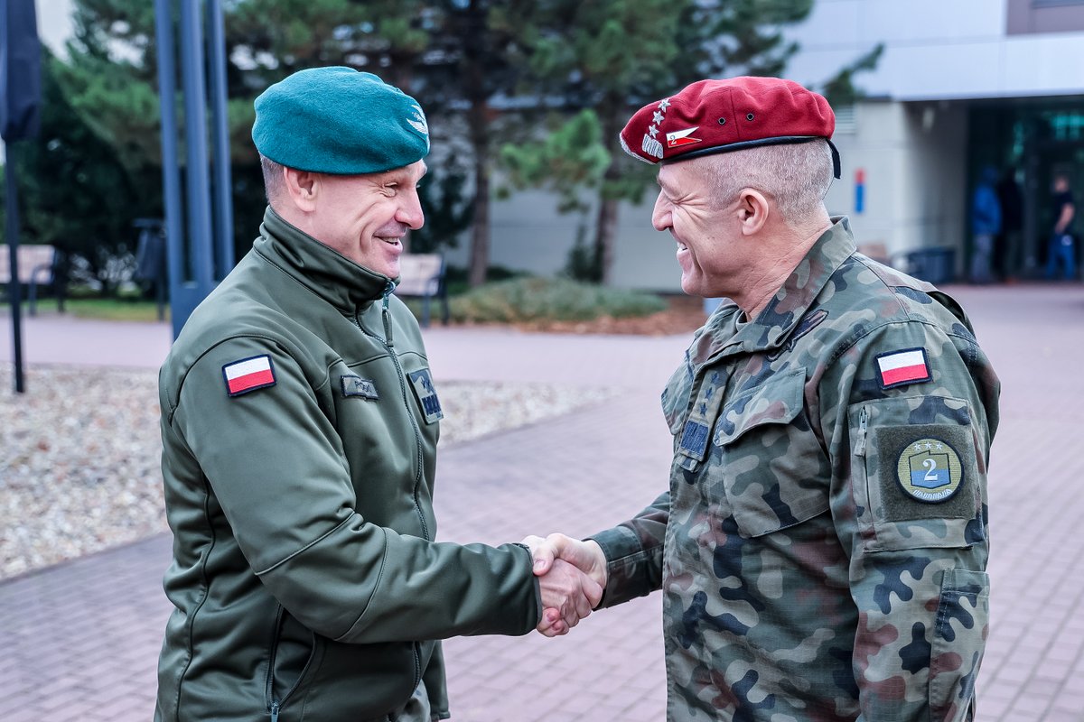 NATO_JFTC's tweet photo. 2025 may be drawing to a close, but #JFTC and its partners are already working on plans for the upcoming 12 months. Today, #JFTC hosted LGEN Adam Joks, Commander of the @D2KP_DKL, who participated in briefings on the #LOLE26 exercise and wargaming development.
#WeAreNATO https://t.co/EL4PdENroy