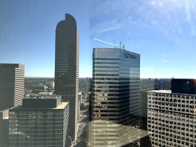 What gives Colorado an edge, and what could hold it back? <a href="/larrygigerich/">Larry Gigerich</a> highlights Colorado’s workforce as a key strength, while flagging regulatory and permitting timelines as ongoing challenges. Full perspective in <a href="/colo_politics/">Colorado Politics</a>:
 coloradopolitics.com/2025/12/11/sit…