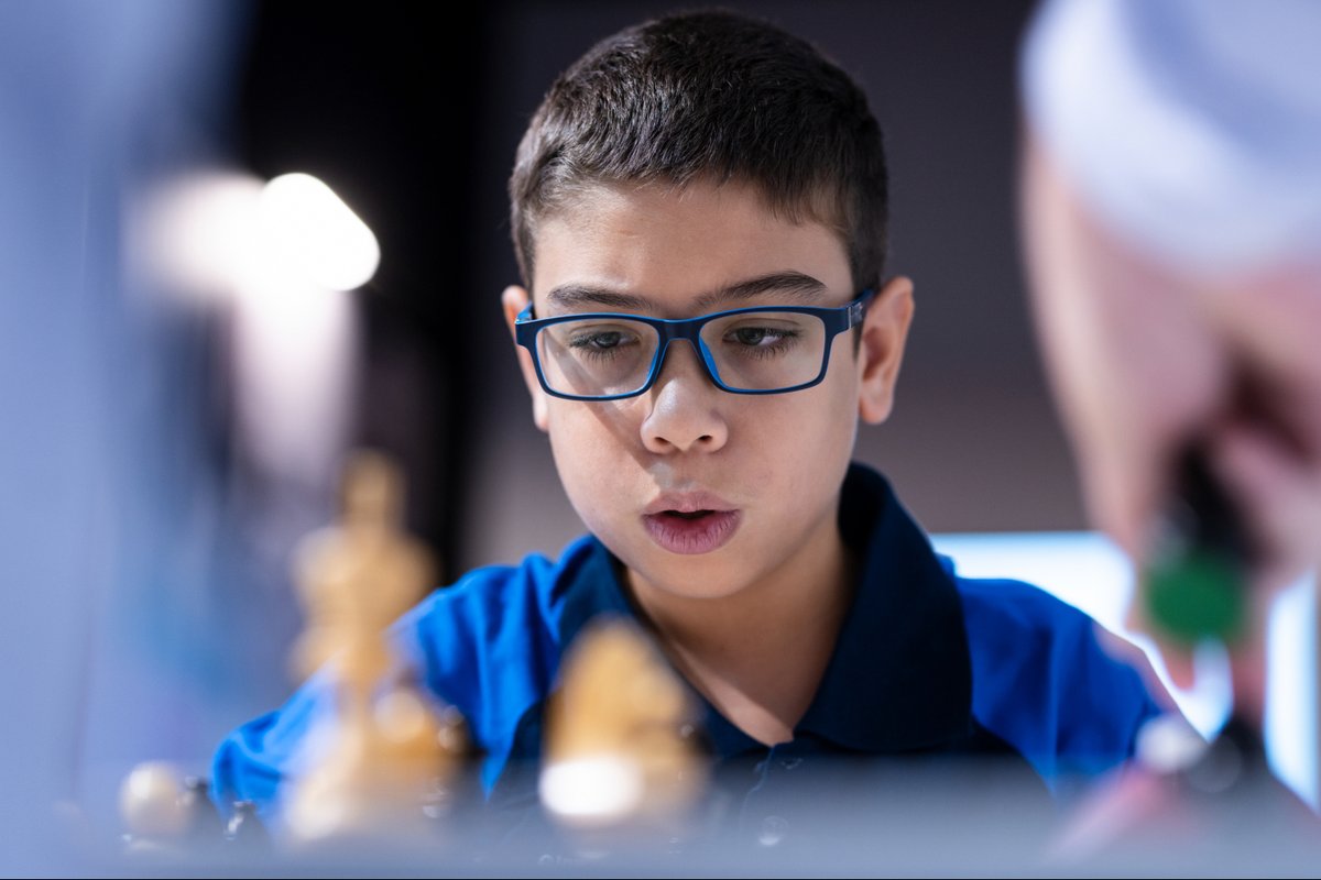chesscom_es's tweet photo. Día Histórico para el Ajedrez Argentino e Hispanohablante 🎉

Hoy Faustino Oro puede conseguir su 2ª norma de GM con unas tablas, quedándole 85 días para conseguir la última y ser...

¡El Gran Maestro Más Joven de La Historia! 👏 https://t.co/UKgpqFyUSL