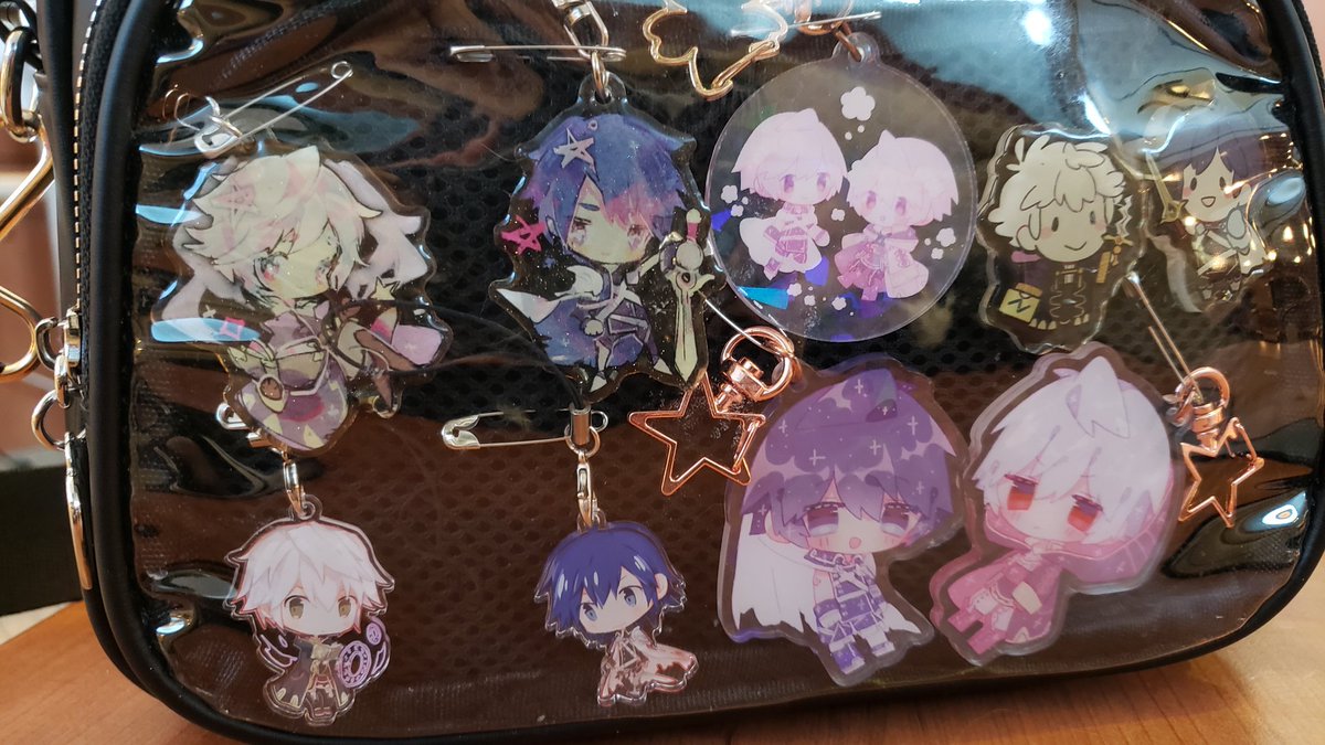 lif's tiny hand tweet media