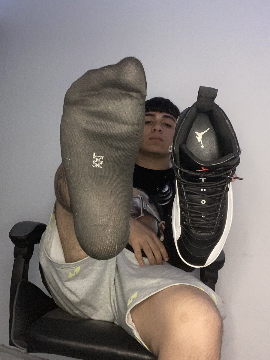 You little vermin🤣 you work to fund me🧎🏼‍♂️‍➡️you send to serve me💷

#Paypig #findom #malefeet #paypigs #cashmaster #humanatm #cashmeet