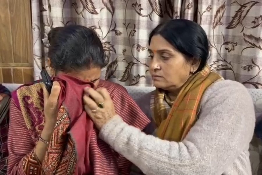 KomalSinghN18's tweet photo. Gourav Singh, MBBS student from Reasi, J&amp;K, in Russia, has been missing since 10 Dec. The family urges Indian &amp; Russian authorities and the Indian Embassy to help locate him urgently. #MissingStudent #GouravSingh #Reasi #JK #IndiaRussia
@DrJitendraSingh @PMOIndia @DrSJaishankar https://t.co/4SE4WDX48H