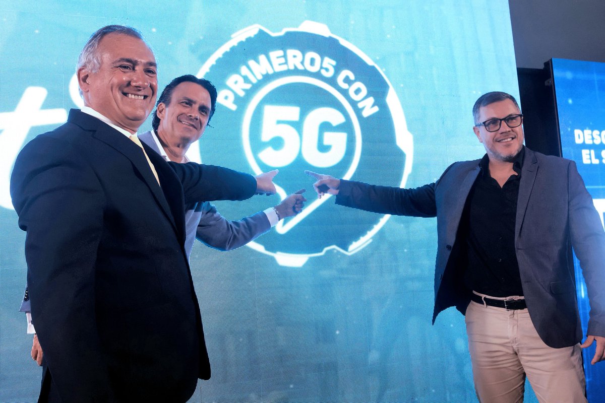 CNTinforma's tweet photo. ¡El 5G de @CNT_EC llegó a #Salinas! 📱
Con la presencia del gerente general @ronspina y autoridades, la ciudad dio la bienvenida a esta nueva red.
Durante la demostración se alcanzaron velocidades de hasta 1800 Mbps, marcando un avance clave en conectividad y desarrollo digital. https://t.co/t3Wx79YgAu
