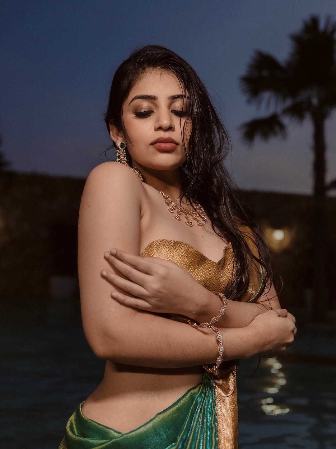 G8TBet5a4AE96G0?format=jpg&name=large