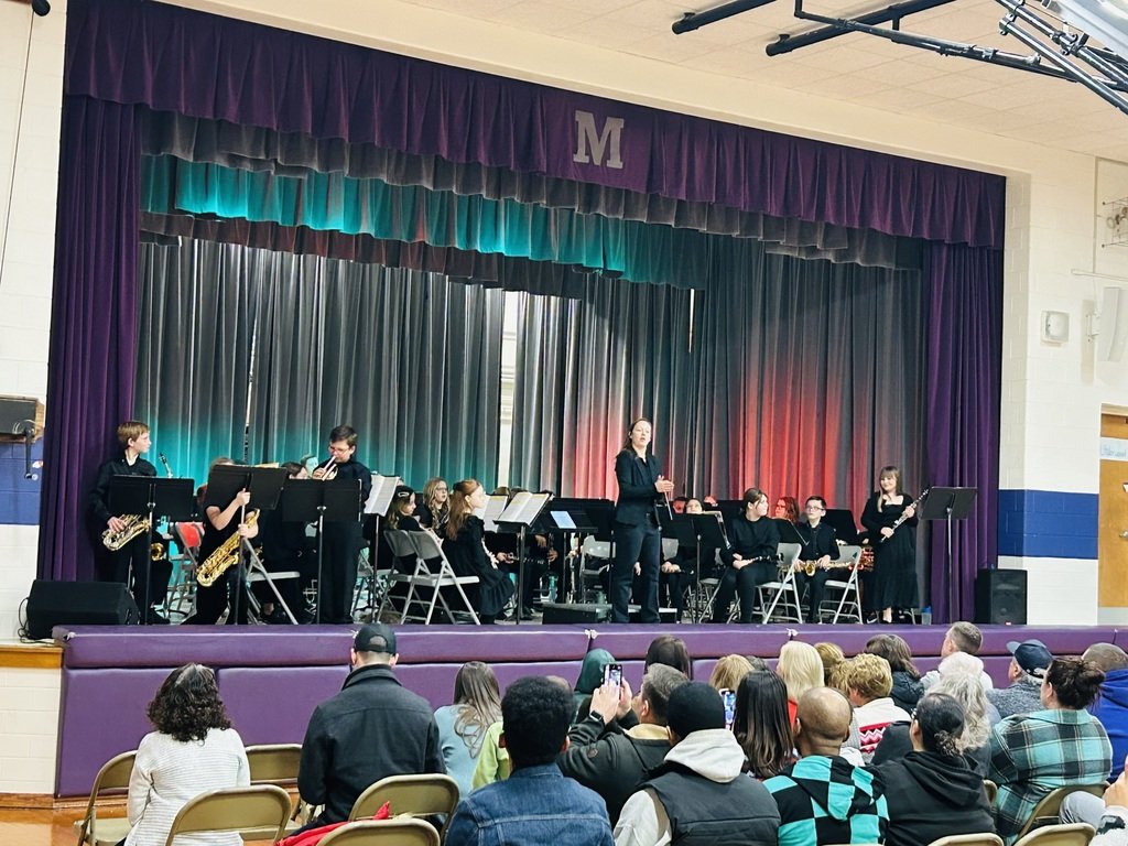 M19_MES's tweet image. Congratulations to the 5th grade Mascoutah Elementary School band students and Mrs. Lexi Gore, Band Director, on a fabulous winter concert last night!  Way to go, MES students! #MESProud