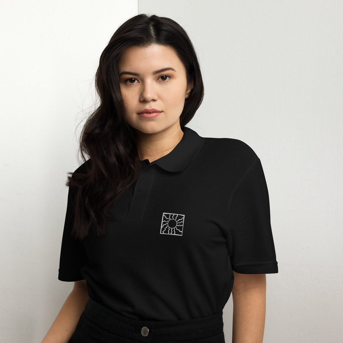 nomadwavebrand's tweet image. Designed for those who move fluidly between urban moments, coastal horizons, and festival stages. Crafted from premium organic cotton piqué, this piece embodies "quiet sophistication."

#NomadWave #SunWavePolo #ModernNomad #OrganicCotton #QuietLuxury #StreetToCoast #EmbroideryArt