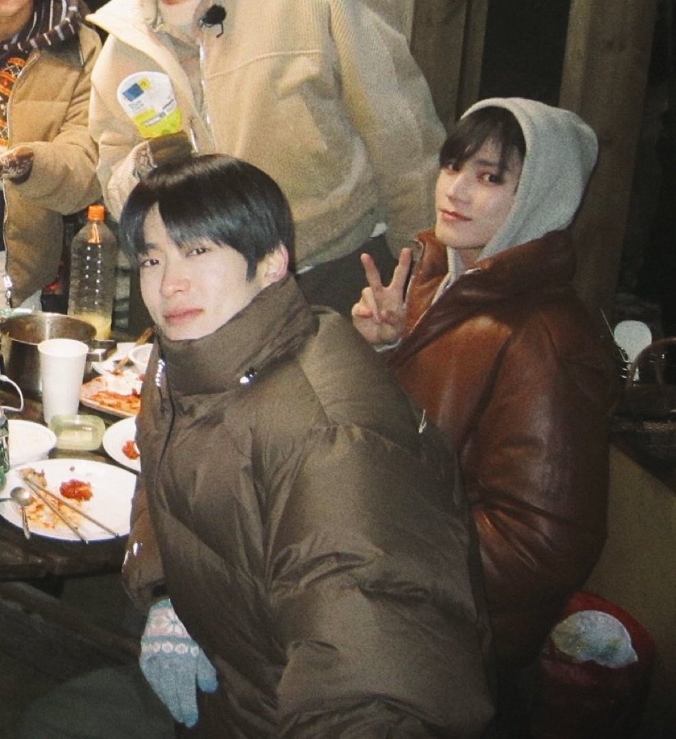 jaetaechandaski's tweet photo. 내년엔 겨울 운명즈 볼 수 있겠지… ㉻㉻ https://t.co/FBoHfyU6mD