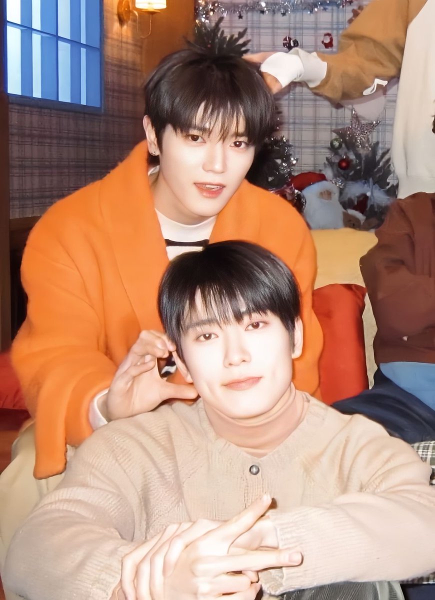 jaetaechandaski's tweet photo. 내년엔 겨울 운명즈 볼 수 있겠지… ㉻㉻ https://t.co/FBoHfyU6mD