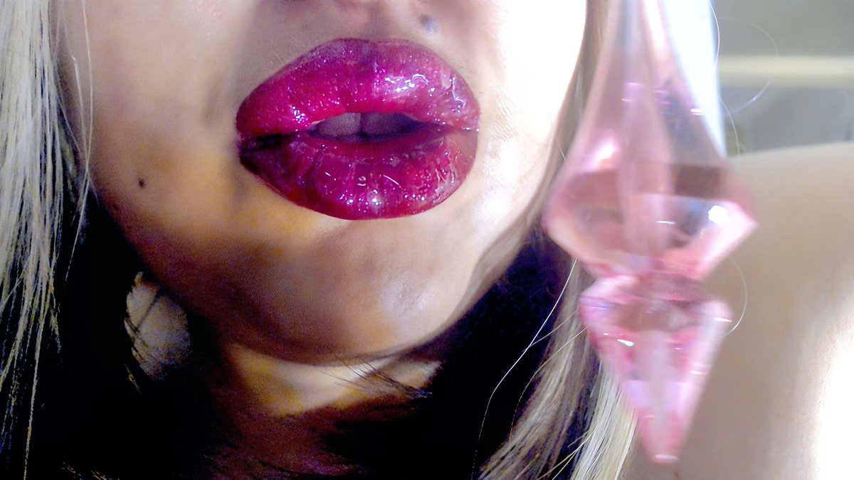 I am ur shiny Goddess that captures ur mind, heart &amp; cock. U want to do anything to please me. Anything to worship my unique exotic beauty. Submit to the shiny crystal..#Goon to the shiny crystal..#mindfuck #fetishlipstick #hypnodomme #gonner #findom #paylosers #joi #finsubwanted