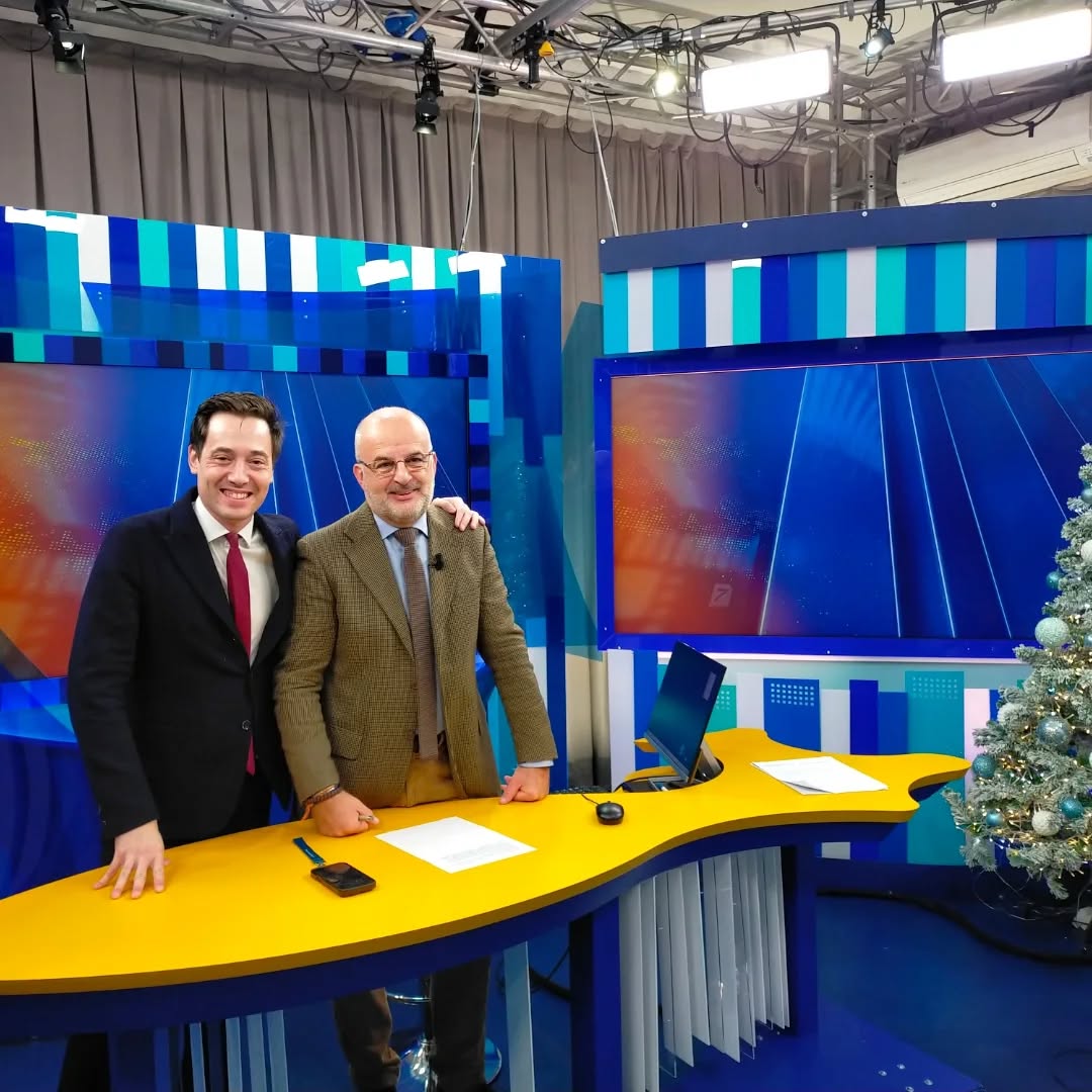 SSGTrst's tweet photo. ZDAJ v živo na @telequattro
ORA live su Telequattro!
Predsednik Us SSG / il presidente del CdA TSS
@ivan.jevnikar
o srednjeveškem pečatu in o delovanju SSG
per parlare del Sigillo trecentesco e del TSS
Grazie/ Hvala @umbertobosazzi https://t.co/2BJonA8dcw