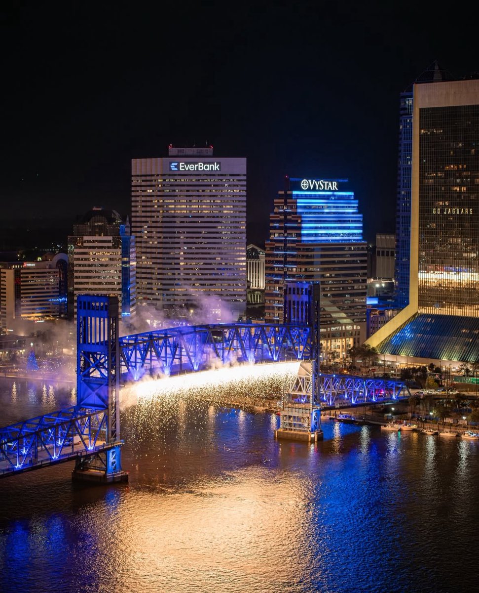BoldCityBeat's tweet photo. The real “City of Bridges” resides in Duval County.

📸: (IG) shaneroheu, kbartl, hiddenjacksonville, 904happyhour https://t.co/eeHbLVMxCR