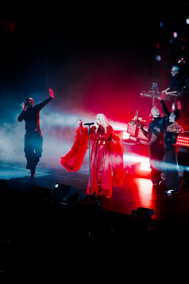 Aún con el corazón acelerado después del conciertazo de anoche. <a href="/monicanaranjo/">Mónica Naranjo</a> lo dio TODO en el Movistar Arena, y el público respondió con pura magia.

¡Gracias por una noche para repetir una y mil veces! ✨

📸 Alberto Castillo