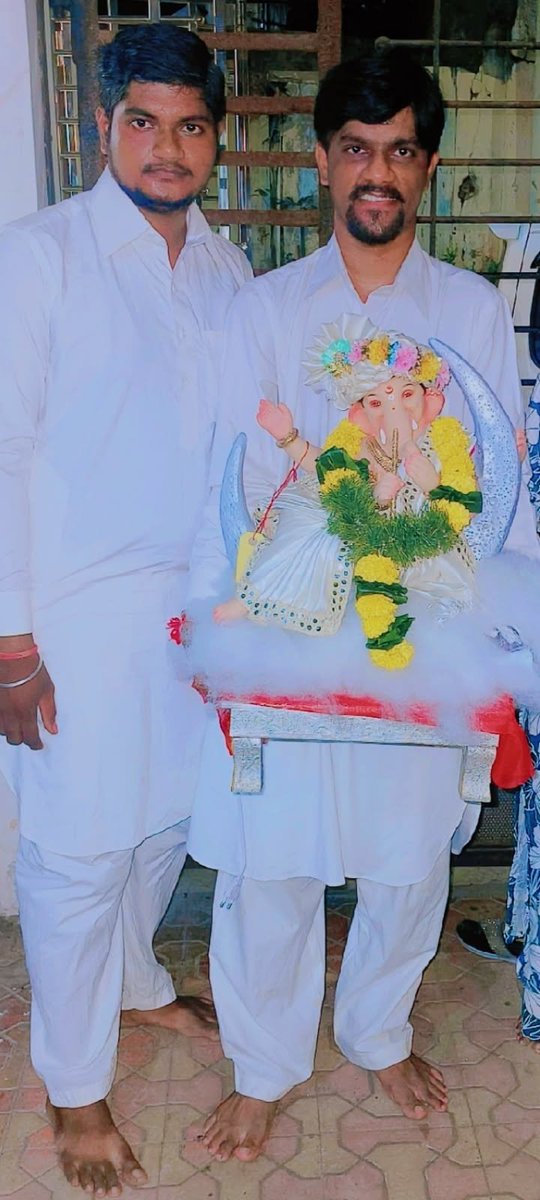 actorpiyush16's tweet photo. MY HOME FIRST TIME ACTOR PIYUSH RATHOD FAMILY CHA RAJA 

MY MEMORY { Wed, 27 Aug, 2025 } { ganpati aagman and ganpati sthapana to ganpati visarjan } { Sat, 6 Sept, 2025 }

#ganpatiaagman https://t.co/Lb4H9XmTJC