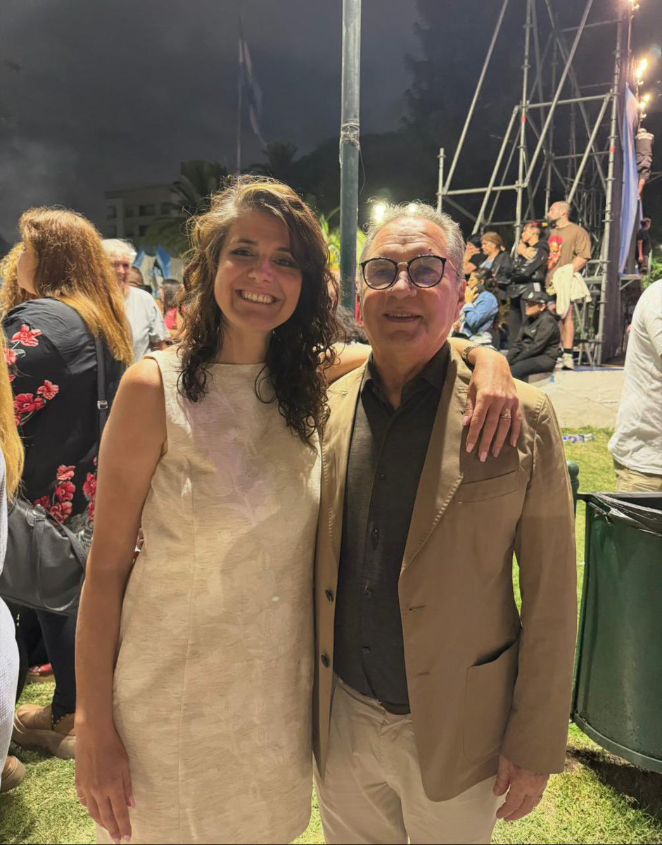 ¡Feliz cumpleños, querido <a href="/AlbertoDescalzo/">Alberto Descalzo 🇦🇷</a>! 🎊 
Una persona que marcó nuestras vidas ,que nos guía y enseña día a día y no solo a entender el mundo sino, también, sobre todo el camino de Dios. 

¡Te quiero mucho y te deseo un año repleto de reconocimiento y amor! Ese mismo que