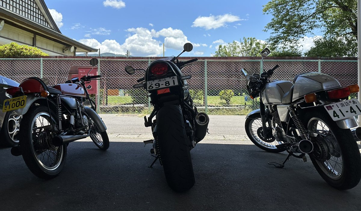 バイクに関しては、指定No.はありません。 左から さ1000 サーセン