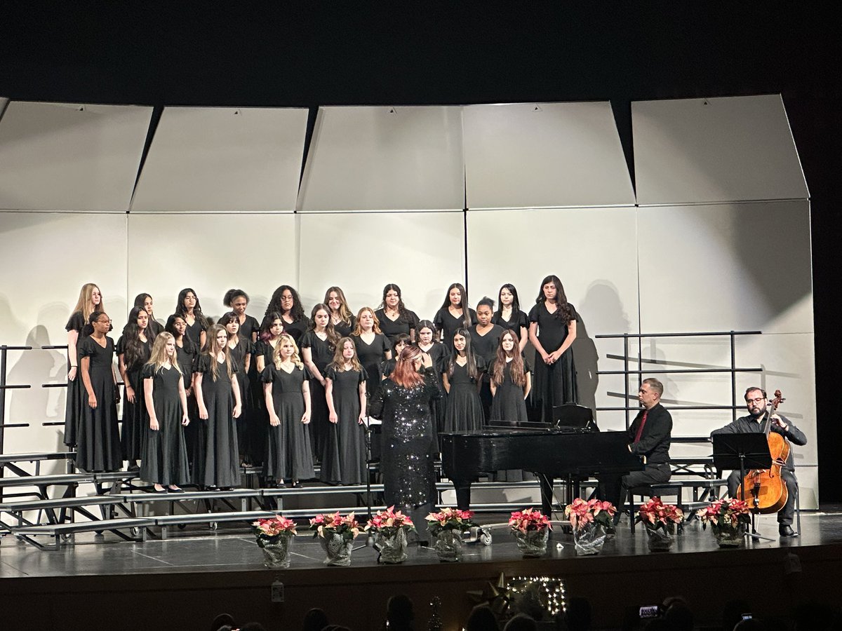 GCISDFineArts's tweet photo. The @GrapevineMiddle Choirs did a great job on their holiday concert! It’s great to see all the kids working hard and sharing their music with our GMS community! @GCISD https://t.co/oB1j8tieX2