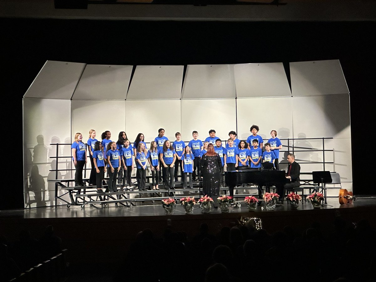 GCISDFineArts's tweet photo. The @GrapevineMiddle Choirs did a great job on their holiday concert! It’s great to see all the kids working hard and sharing their music with our GMS community! @GCISD https://t.co/oB1j8tieX2
