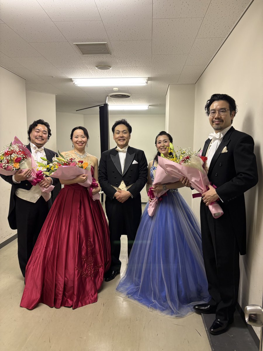 先日、会津若松市で第九を歌わせて頂きました。故郷で第九を歌えることに誇りを感じ、歌いながら心が震えました。
来年は南会津、再来年は喜多方でも第九の公演が予定されているそうです（喜多方は初めて？）。
いつか、僕の生まれた会津坂下町でも第九が響いたら…そんな夢が膨らみます♫