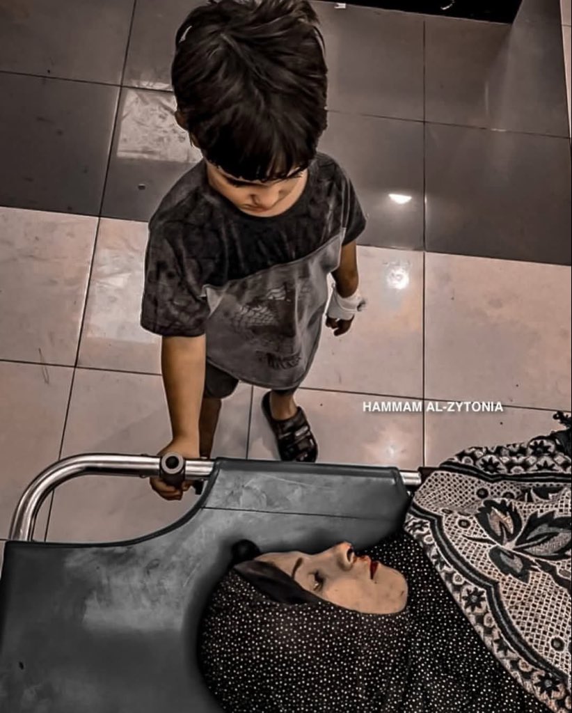 This little boy says, “I’m scared,” I want my mom back،
If you’re scrolling, PLEASE leave a dot.