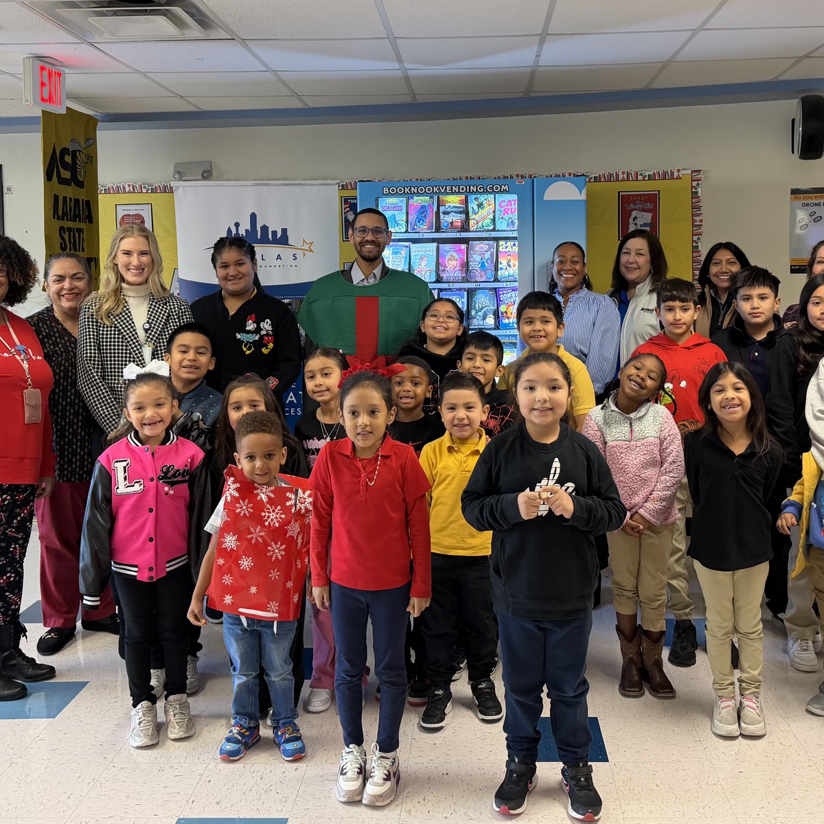 Dallas Education Foundation tweet media