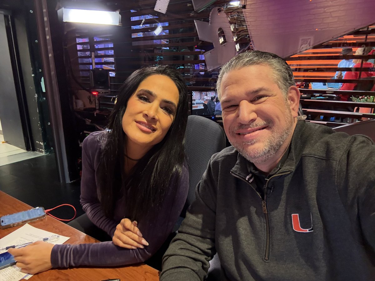 Feinsand's tweet image. Excited to be back in the bandbox for @MLBNetwork #HotStove with Matt, Harold and @LaurenShehadi! Tune in at 10am ET!