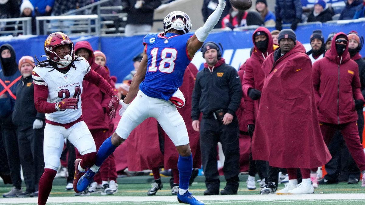 TheGiantsWire's tweet photo. Giants' Jaxson Dart shoulders blame for Darius Slayton drop https://t.co/K1IrKxnjyA https://t.co/pGbHecvotL