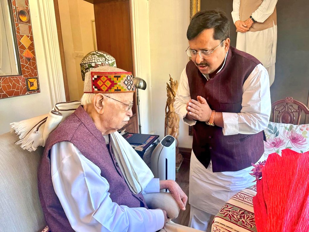 NitinNabin's tweet image. राष्ट्रीय कार्यकारी अध्यक्ष का दायित्व संभालने के उपरांत, भाजपा को जन-जन तक पहुँचाने में अग्रणी भूमिका निभाने वाले हम सभी के अभिभावक ‘भारत रत्न’ आदरणीय श्री लालकृष्ण आडवाणी जी से आत्मीय भेंट कर उनका आशीर्वाद प्राप्त किया।

आपके दृढ़ संकल्प और अटूट तपस्या ने ही भाजपा को आज इस…