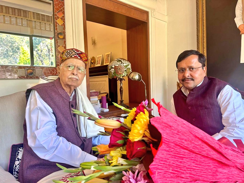 NitinNabin's tweet image. राष्ट्रीय कार्यकारी अध्यक्ष का दायित्व संभालने के उपरांत, भाजपा को जन-जन तक पहुँचाने में अग्रणी भूमिका निभाने वाले हम सभी के अभिभावक ‘भारत रत्न’ आदरणीय श्री लालकृष्ण आडवाणी जी से आत्मीय भेंट कर उनका आशीर्वाद प्राप्त किया।

आपके दृढ़ संकल्प और अटूट तपस्या ने ही भाजपा को आज इस…