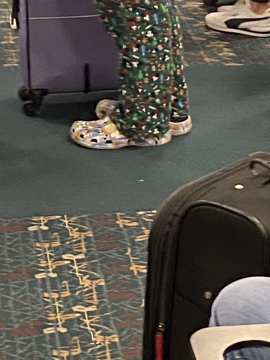 MJCardella's tweet photo. @FlyTPA I had the horror of flying out of MCO for business this week and this is what I had to deal with. https://t.co/ryXhOJOBiF