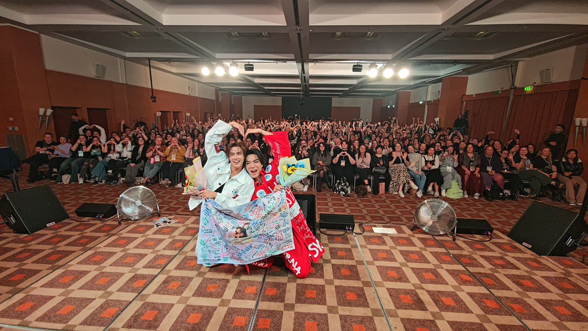 A full house for #BoatOat 🫶🏻 they were so happy to meet so many fans from all over the world 🌎 
Thanks to all the fans who believed in them and decided to support them!

#JusinBello #JIBDreamFanmeet6
#BoatOat1stFMinRome
#mflowentertainment
#JIBDream