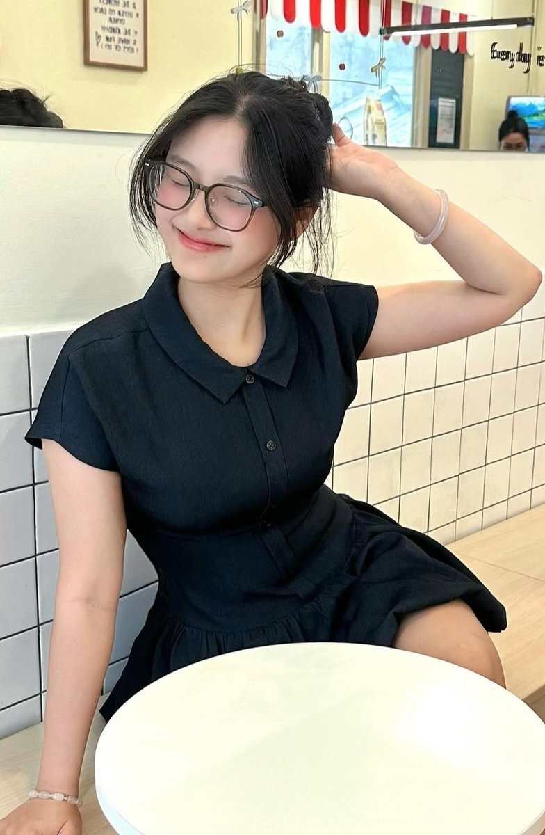 Redrdi's tweet photo. 2004 còn zin mà bị nói dâm tr oi https://t.co/rsGfIGqxL9