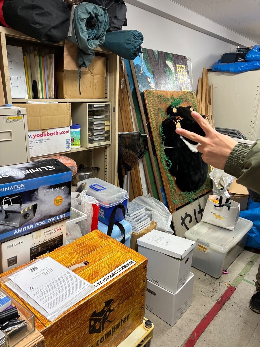 年の暮なので、有志でやけん倉庫を大掃除。この混沌にメスが入るのはいつぶりなのでしょう…
発掘された貴重な文書もExcelに纏めて、すっかり綺麗になりました。みなさま良いお年を。

←before                after→