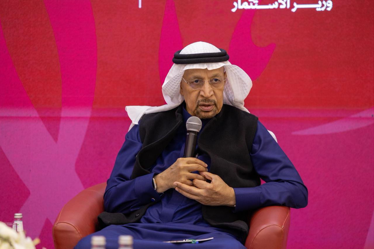 وزير الاستثمار في لقائه المستثمرين بـ غرفة الجوف: المستثمر السعودي الركن الأساس لمنظومة الاستثمار. صحيفة البلاد | #وزارة_الإستثمار 