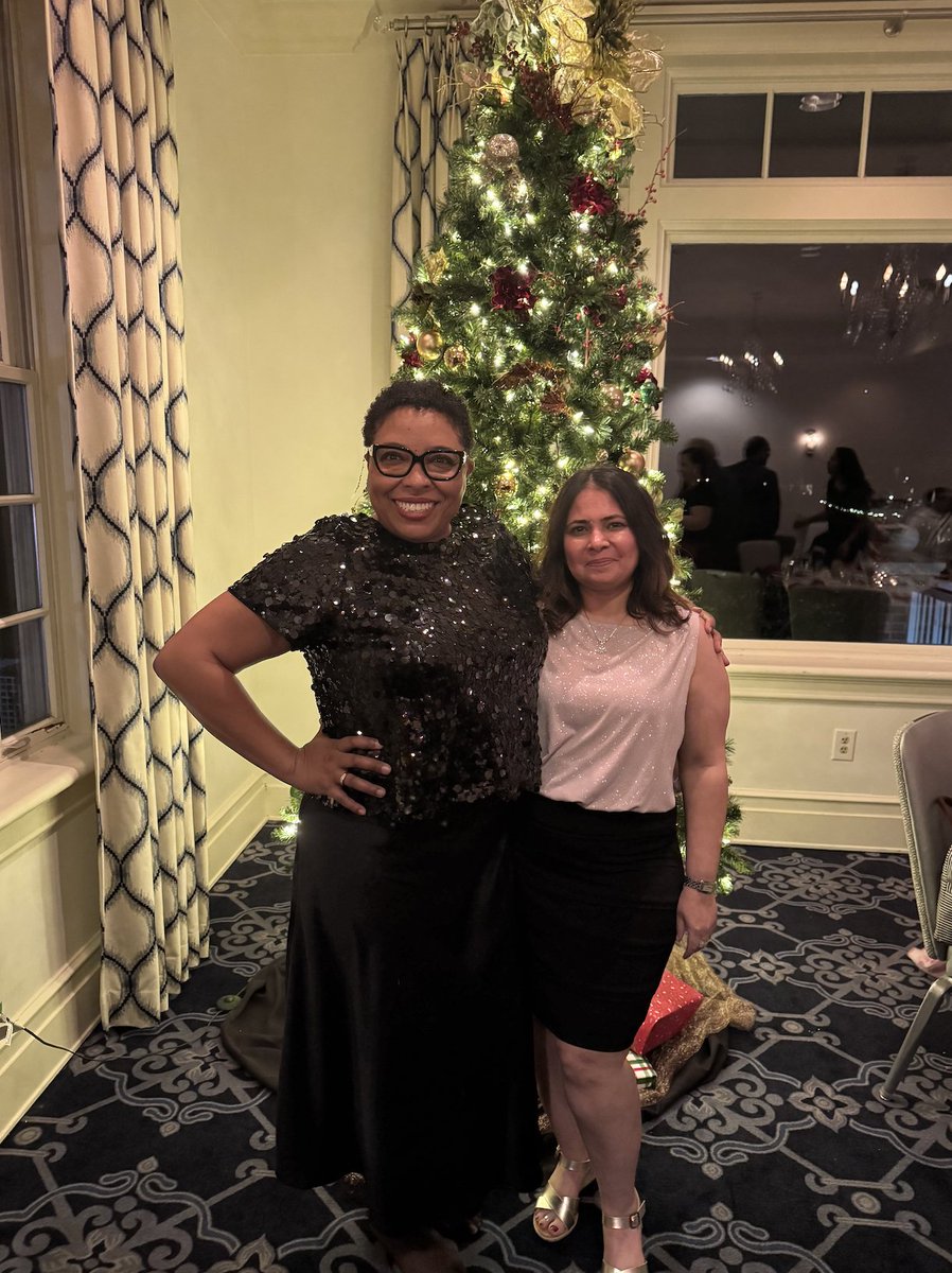 patagoniahealth's tweet image. Wrapping up 2025 with the people who make Patagonia Health what it is. Grateful for another year of teamwork, growth, and good moments. Cheers to the holiday season 🎄💚

#PatagoniaHealth #CompanyCulture #HolidayParty #HappyHolidays