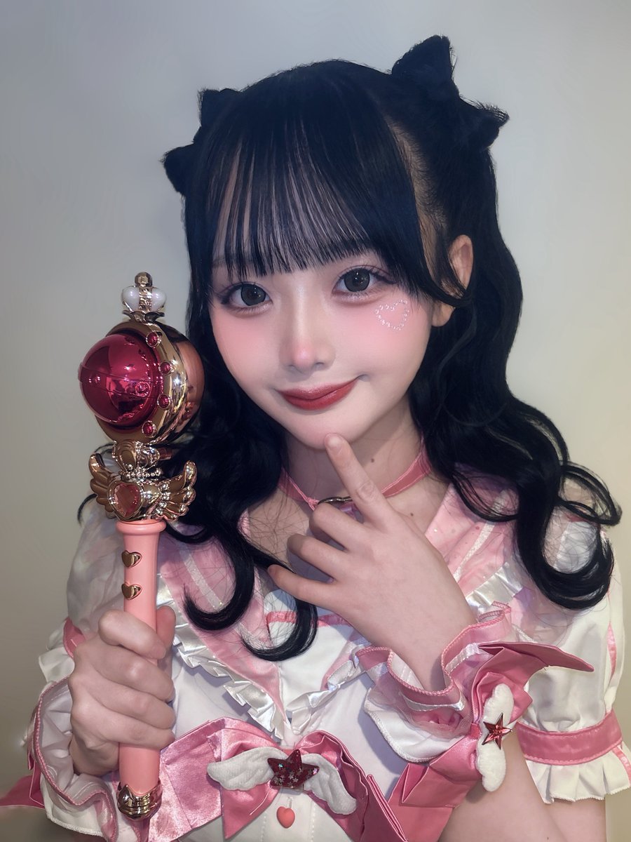 kawachimachan's tweet photo. 23歳になりました🎂💖

23歳は麻雀プロとしてできるお仕事の幅を増やせるように精一杯頑張ります🙏✊

もちろんプロとして対局やリーグ戦でいい結果を沢山残して自分の人生において大きく変われる1年にします❕

麻雀を打ちまくってお仕事に全力で向き合いますので
23歳の私もよろしくお願いします🎀☺️ https://t.co/LWIXhcRIww