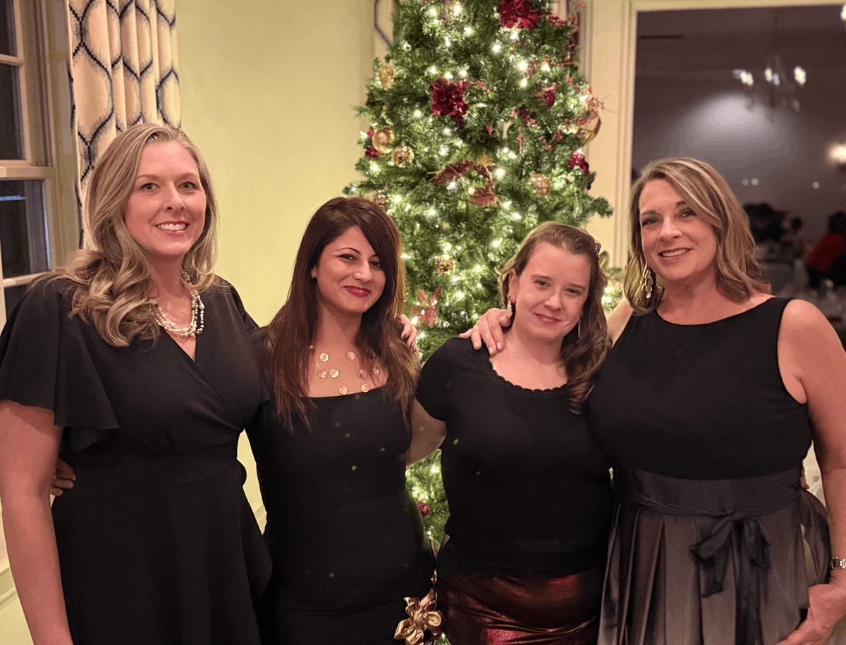 patagoniahealth's tweet image. Wrapping up 2025 with the people who make Patagonia Health what it is. Grateful for another year of teamwork, growth, and good moments. Cheers to the holiday season 🎄💚

#PatagoniaHealth #CompanyCulture #HolidayParty #HappyHolidays