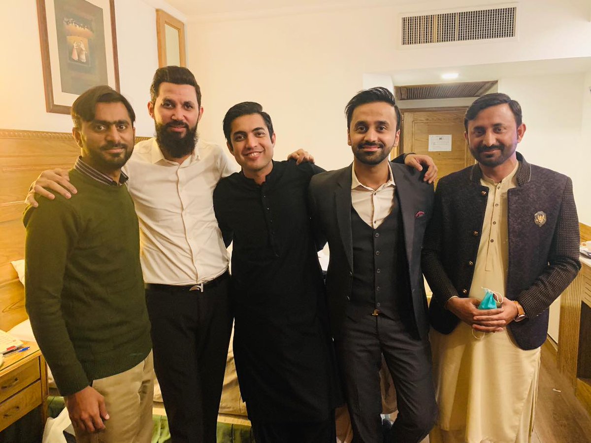 SahrishSahar20's tweet photo. 💔💔

@WaseemBadami 
@iqrarulhassan https://t.co/8ovzkcqktb