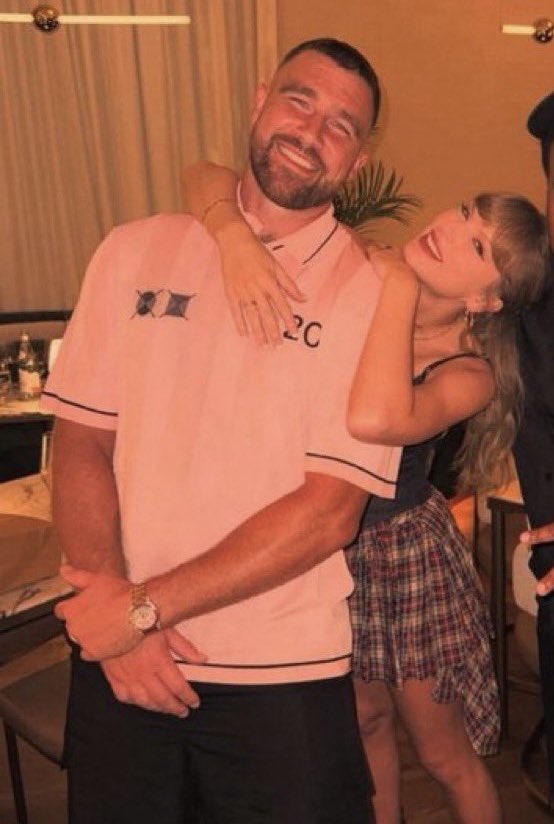 Don’t forget the #WPMOYChallenge is still going going on until January!

Retweet to vote for Travis! 

#WPMOYChallenge + <a href="/tkelce/">Travis Kelce</a>