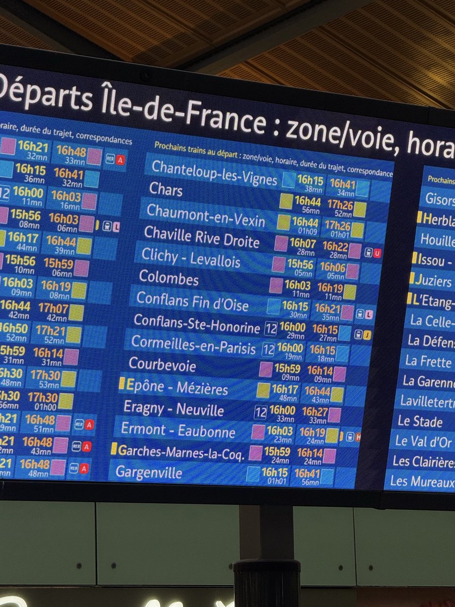 EricProAtnet's tweet photo. Merci la @GroupeSNCF
Comme très souvent, incohérence entre application et affichage à moins de 10mns du départ… @LIGNEJ_SNCF 
Ou quand en train est annulé et que tu l’apprends sur le quai !… 😳 https://t.co/pP3g60D9UH