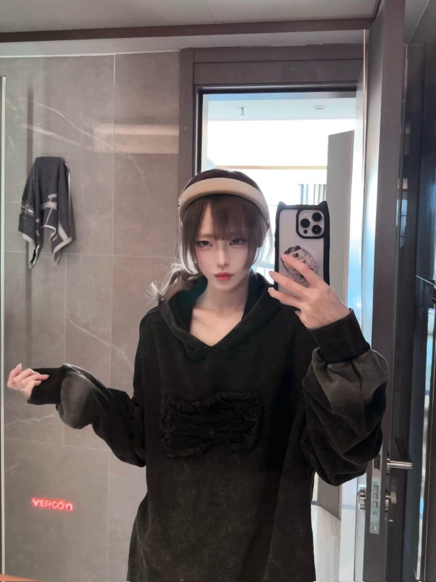Su_BaiXiang's tweet photo. 我好累 https://t.co/IYiHWL0XfK