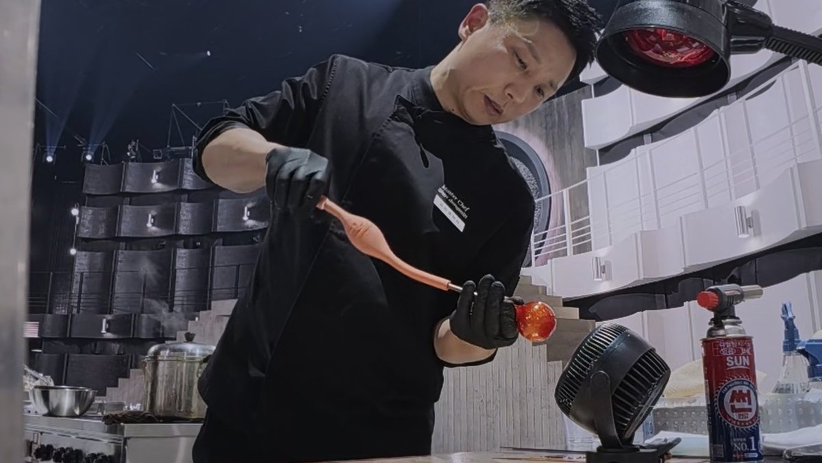 daheeverse's tweet photo. I was already enchanted with the molecular cooking style of Culinary Innovator only for him to nonchalantly eliminate him lmfao

CHEF AHN SUNGJAE IS REALLY BACK! 😭
#CulinaryClassWars2 #흑백요리사_요리계급전쟁2 https://t.co/NW0zK2tBX2