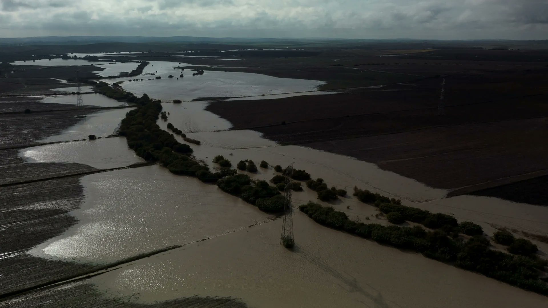 الخسائر الاقتصادية للكوارث الطبيعية بالعالم تتراجع في 2025 إلى 220 مليار دولار #الشارقة24 